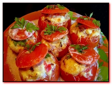 Pomidoryi-farshirovannyie-bryinzoy