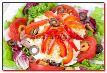 Салат с крабовым мясом и овощами