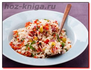 Салат с судаком и рисом